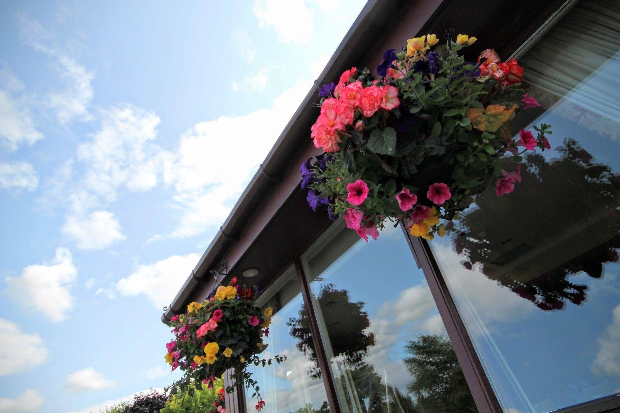 Strathburn Hotel Inverurie By Compass Hospitality Dış mekan fotoğraf